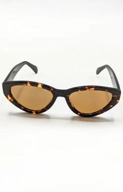 Billini/Banbe - B-1023-The Hart - 61821 BANBE - The Hart Sunglasses - Amber Tort & Black/brown Accessories