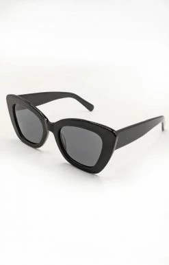 Billini/Banbe - B-1026-The Bardot - 61821 BANBE - The Bardot Sunglasses - Black/Smoke Accessories