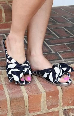 Impexsa Corp - MACARENA-57 - 4922 Let's Fiesta Slide - Black/White