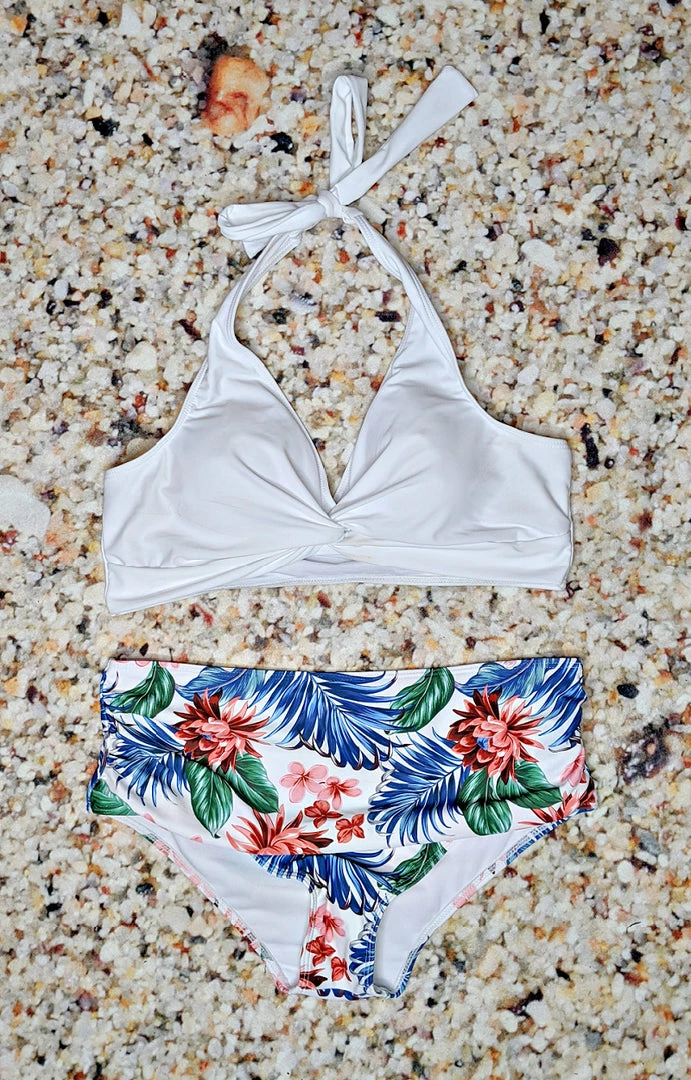 Queen - 33022 Hawaiian Dreams Two Piece Swimsuit - White SWIMWEAR 4 Queen - 33022 Hawaiian Dreams Two Piece Swimsuit - White SWIMWEAR