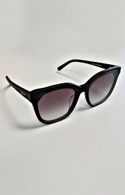 DIFF - GIA-DE01-0121-MBGSN - 61922 DIFF - Gia Matte Black Gray Gradient Sunglasses Accessories