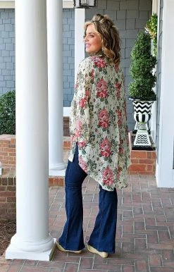 Umgee - A6303 - 22722 SWIMWEAR Bed Of Flowers Floral Kimono - Cream 6 Umgee - A6303 - 22722 SWIMWEAR Bed Of Flowers Floral Kimono - Cream