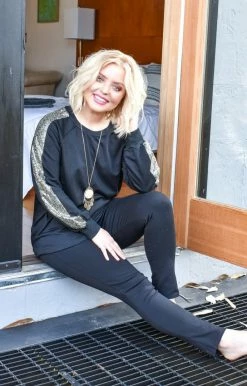 Southern Grace - 6434-BLK - 102320 Sweaters Get Glowing Sequin Pullover - Black