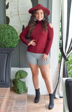 TCEC - CP9433 - 9221 BOTTOMS I Got You Houndstooth Shorts - Black/White 6 TCEC - CP9433 - 9221 BOTTOMS I Got You Houndstooth Shorts - Black/White