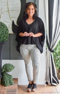 See & Be Seen - P7045 - 81121 BOTTOMS Look So Sweet Snake Print Jegging - Off White