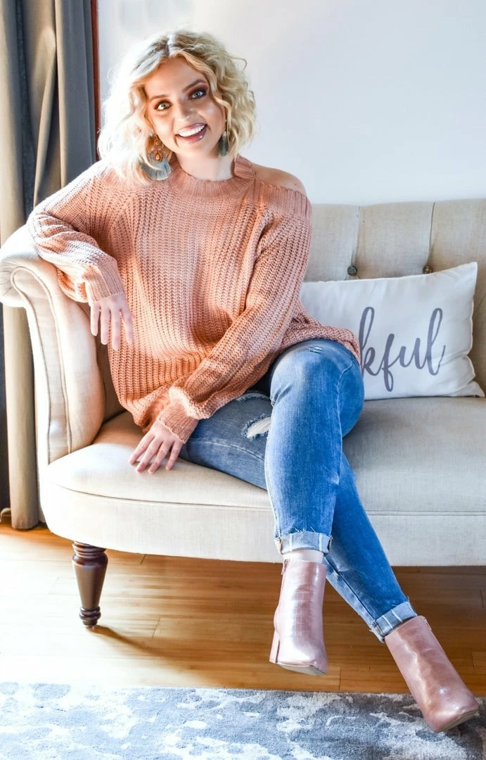 Main Strip - LL20087X - 101020 Come This Way Cold Shoulder Sweater - Mauve 2 Main Strip - LL20087X - 101020 Come This Way Cold Shoulder Sweater - Mauve