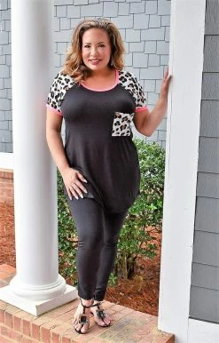 Heimish - BL-ST1302-14 - 31222 TOPS Beauty In The Details Print Top - Black/Leopard