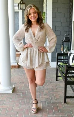 Main Strip - CR70983 - 3922 Simply Sassy Print Romper - Cream