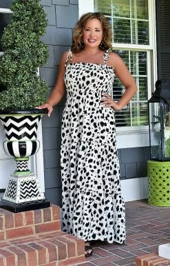 First Love - ID137 - 72522 Show Me Around Print Maxi Dress - Off White DRESSES 7 First Love - ID137 - 72522 Show Me Around Print Maxi Dress - Off White DRESSES