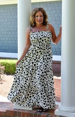 First Love - ID137 - 72522 Show Me Around Print Maxi Dress - Off White DRESSES