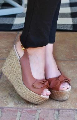 Impexsa Corp - MORA-7 - 102121 SHOES Make The Cut Wedges - Tan